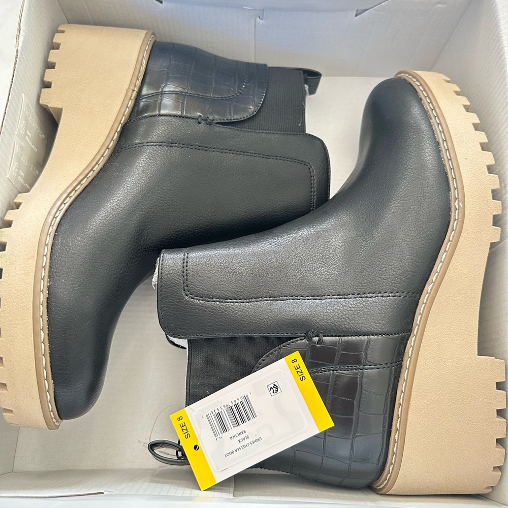 New with tag in box , black Dolce Vita ankle boot with heels size 8